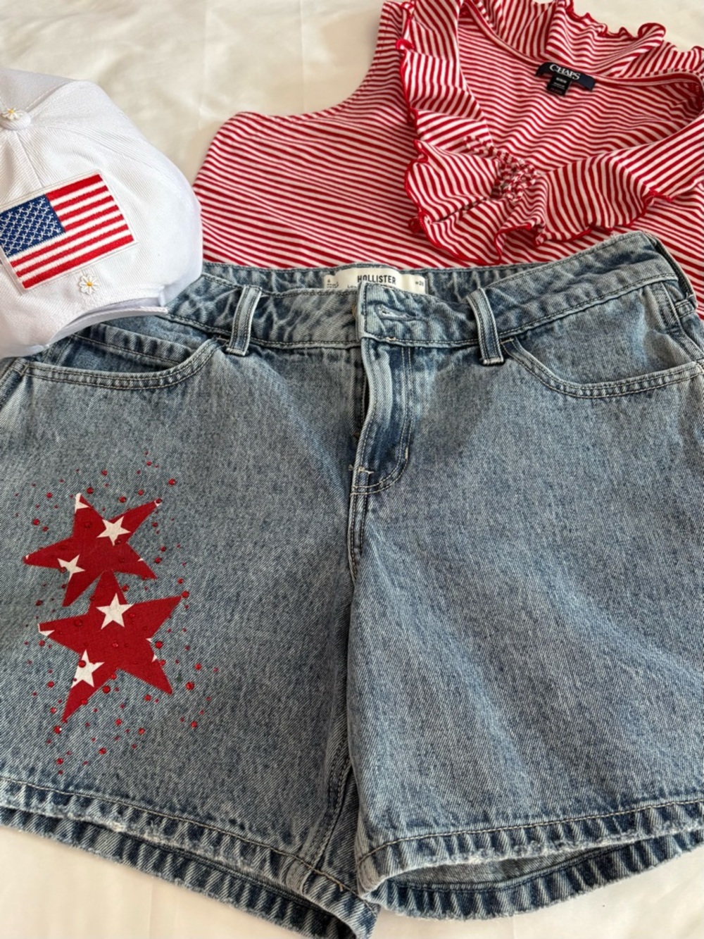 Hollister Lite Wash LR 5” Baggy Denim Shorts Size 6 Custom Detail USA W Bonus 🧢